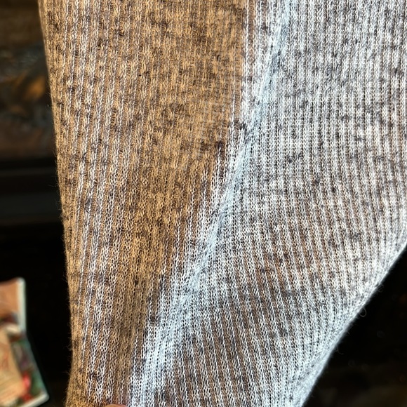 Speckled Gray Top Long Sleeve Polyester Linen Spandex Cute with Leggings - Picture 7 of 11